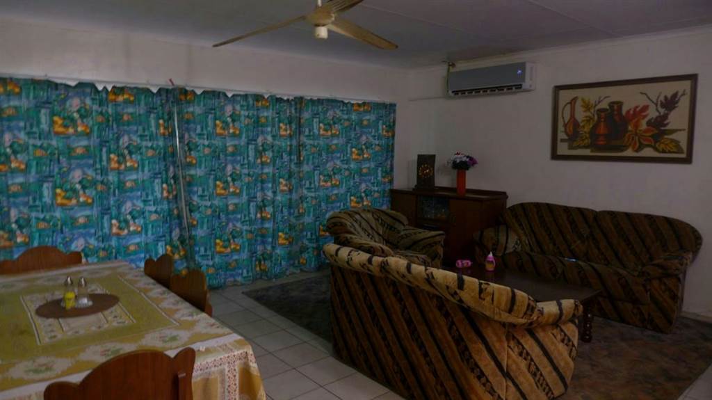 4 Bed House in Komatipoort photo number 14