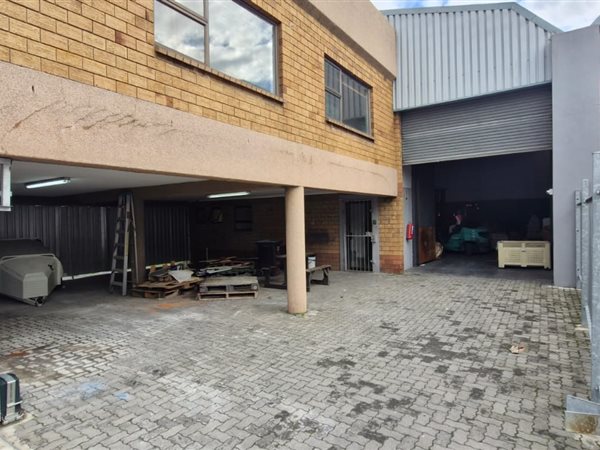 277  m² Industrial space