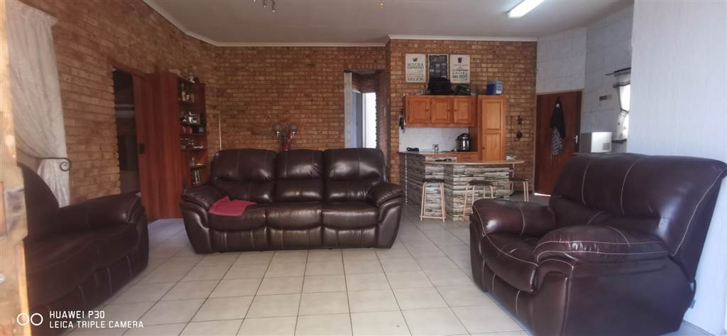 3.5 Bed House in Protea Park photo number 1