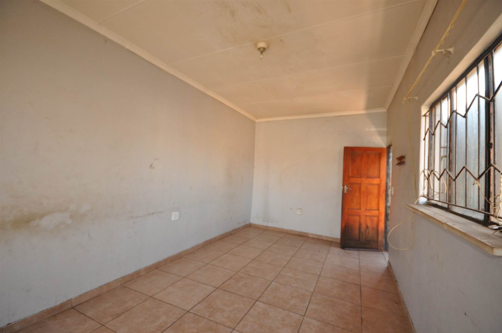 3 Bed House in Mohlakeng photo number 13