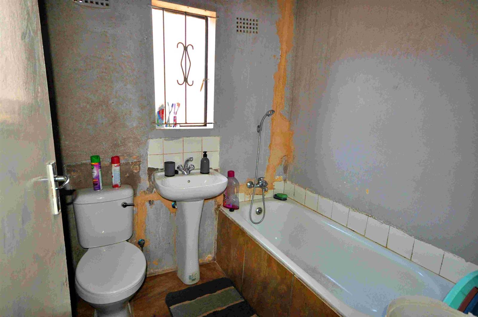 3 Bed House in Mohlakeng photo number 9