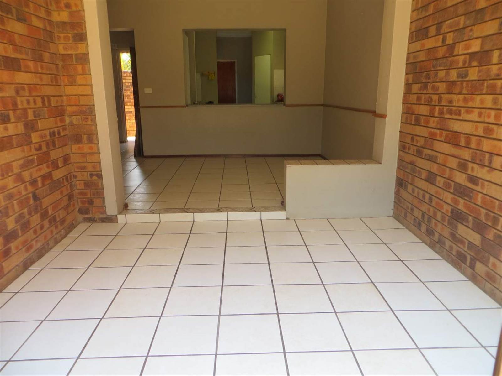 3 Bed Townhouse in Centurion Golf Estate photo number 5