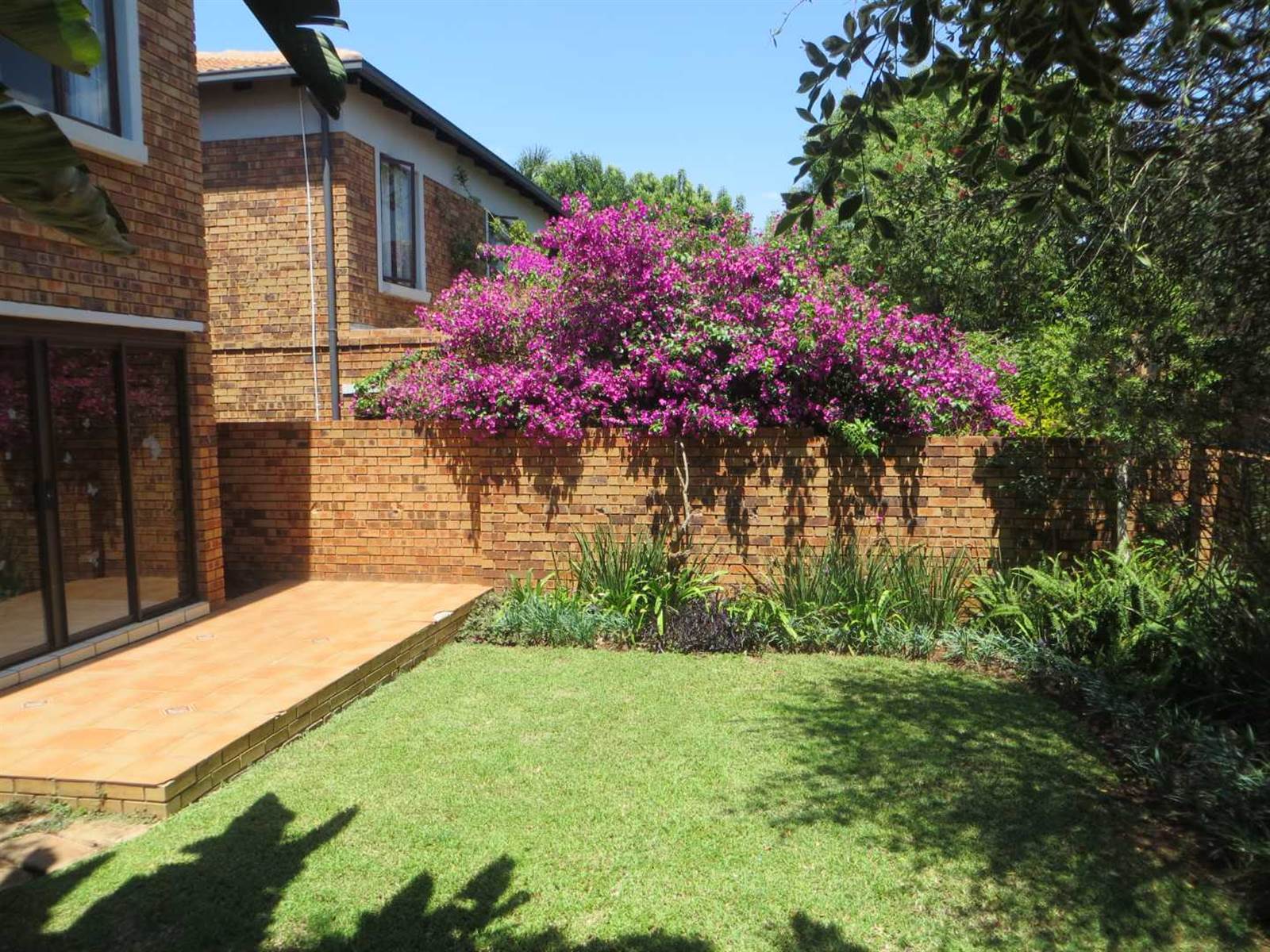 3 Bed Townhouse in Centurion Golf Estate photo number 2