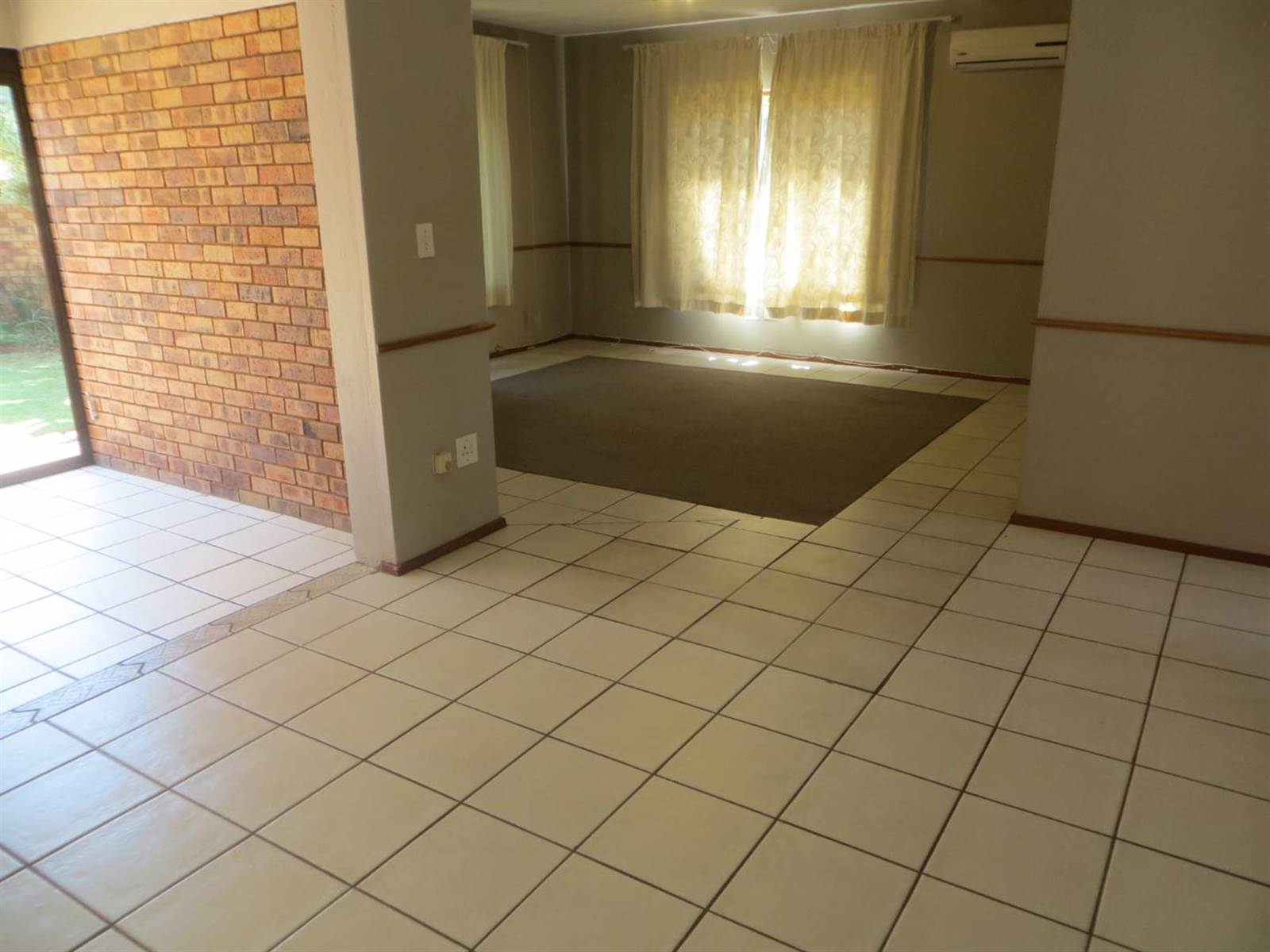 3 Bed Townhouse in Centurion Golf Estate photo number 4