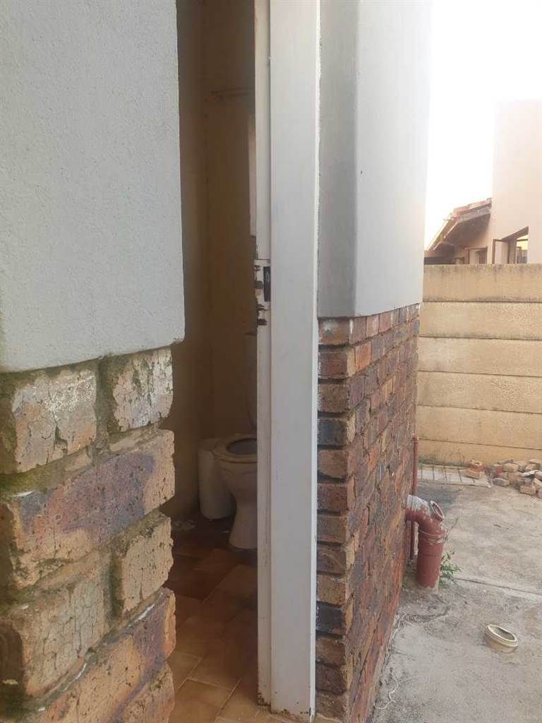 4 Bed House in Soshanguve photo number 27