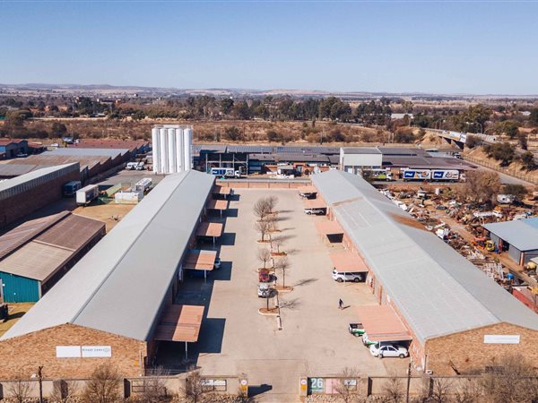 3 000 m² Industrial space 3 000 m² Industrial space