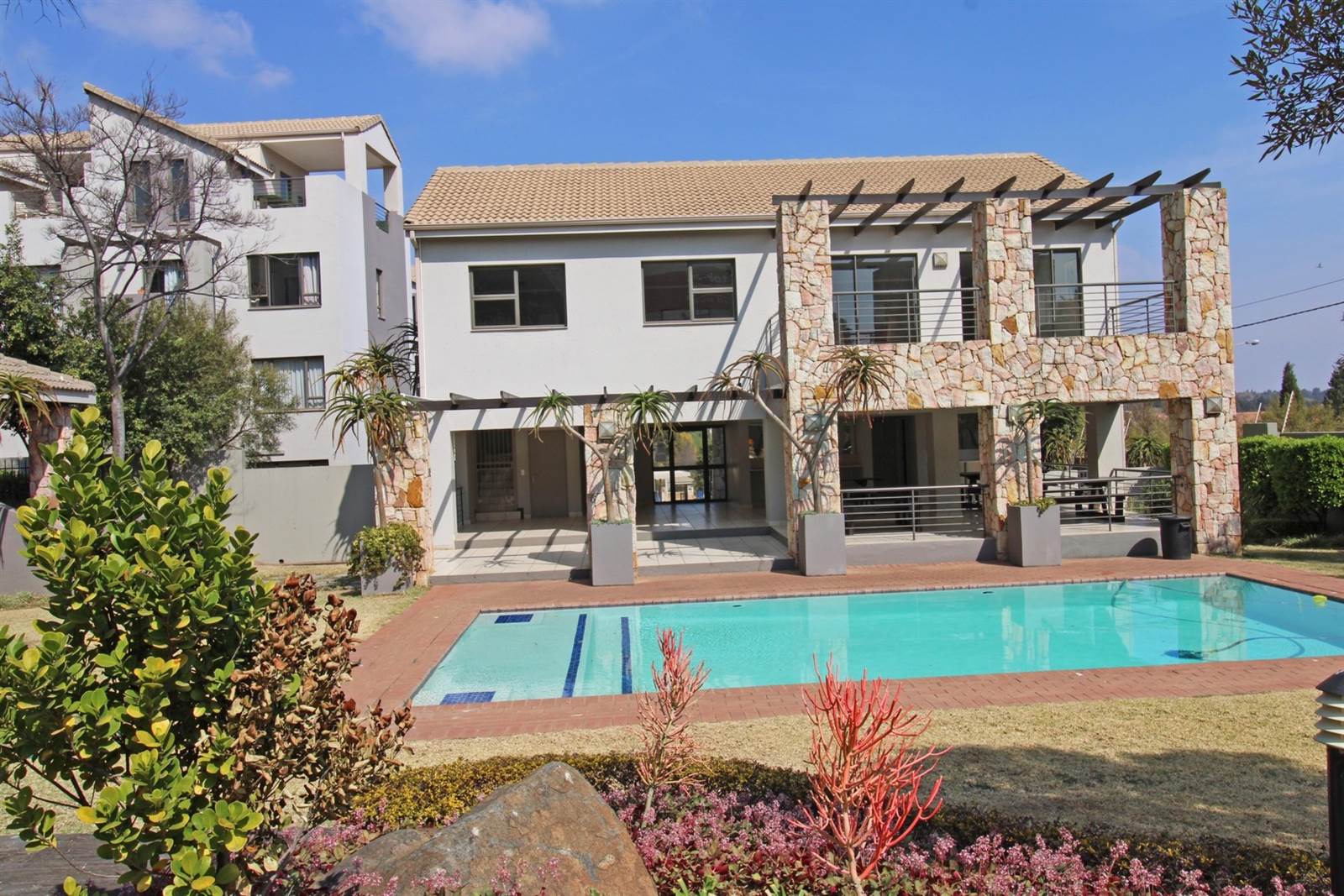 1 Bed Apartment in Bryanston photo number 23