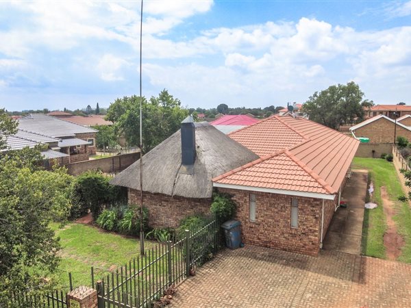 4 Bedroom House 4 Bedroom House