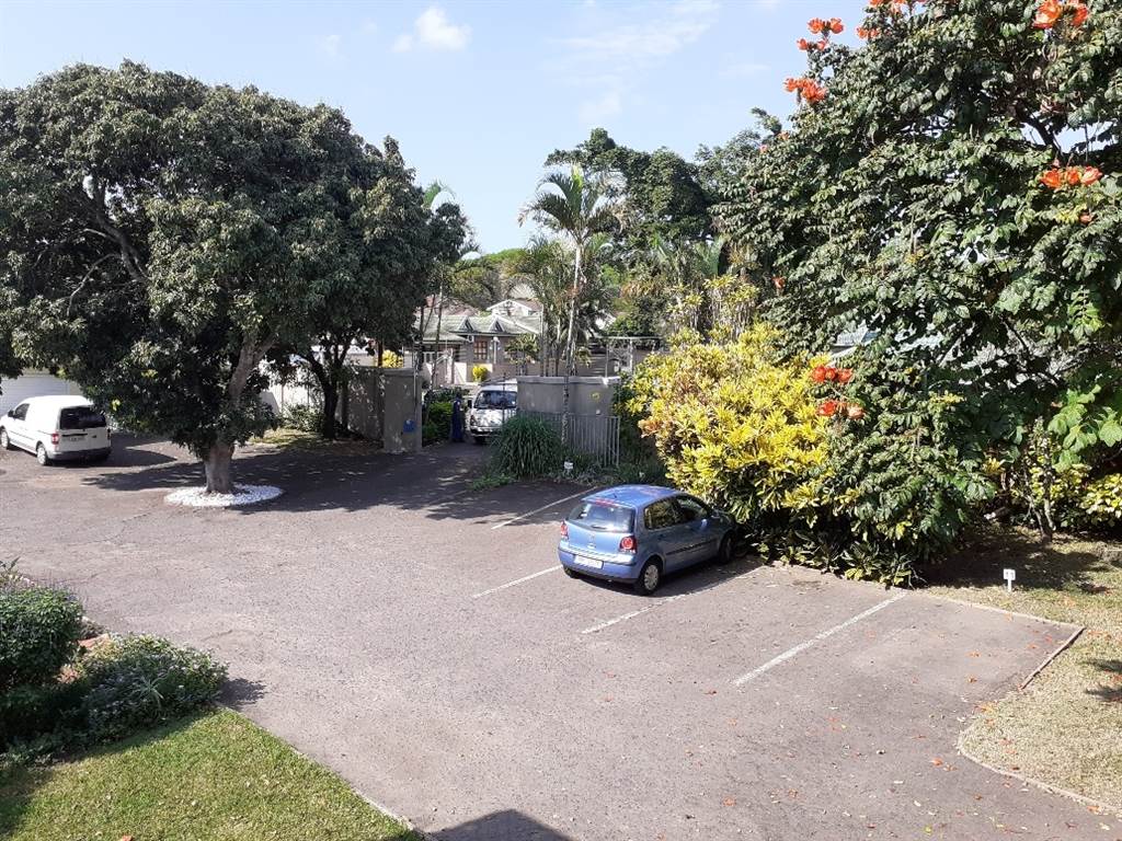 2 Bed Apartment in Mt Edgecombe photo number 17
