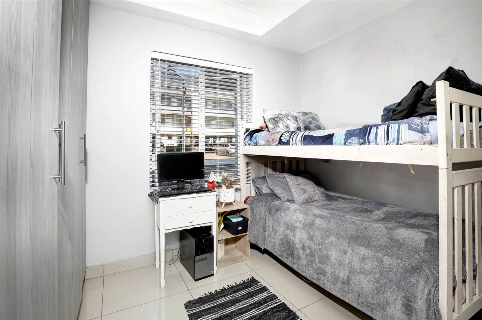 2 Bed Apartment in Durbanville Central photo number 8