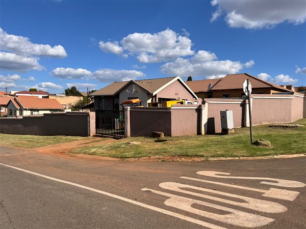 3 Bedroom House 3 Bedroom House