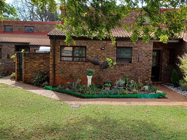 3 Bedroom Townhouse 3 Bedroom Townhouse