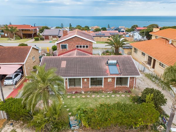 5 Bedroom House 5 Bedroom House