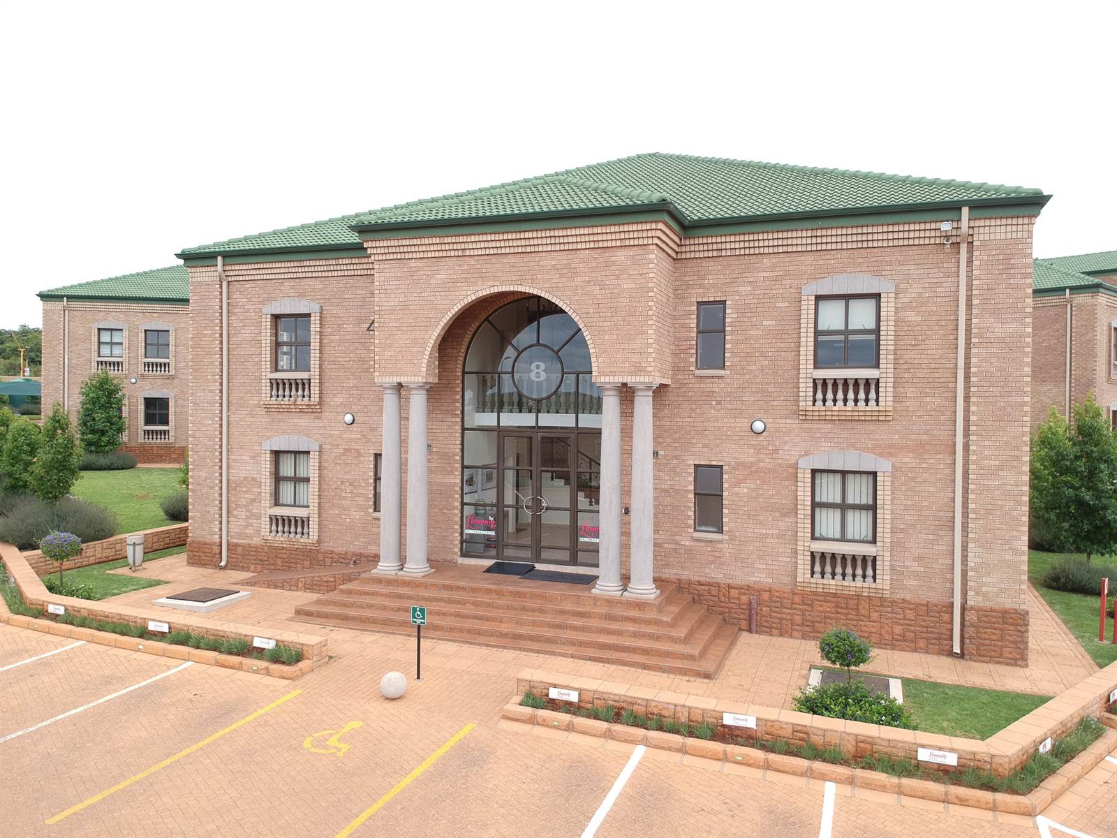 900  m² Office Space in Centurion CBD photo number 3