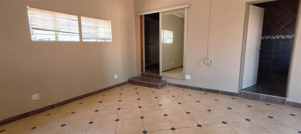 4 Bed House in Krugersdorp North photo number 22