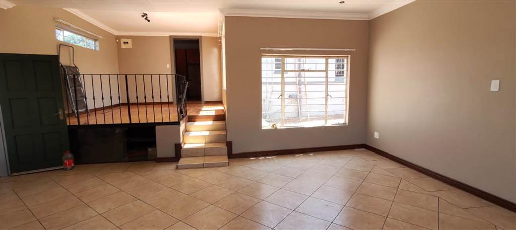 4 Bed House in Krugersdorp North photo number 19