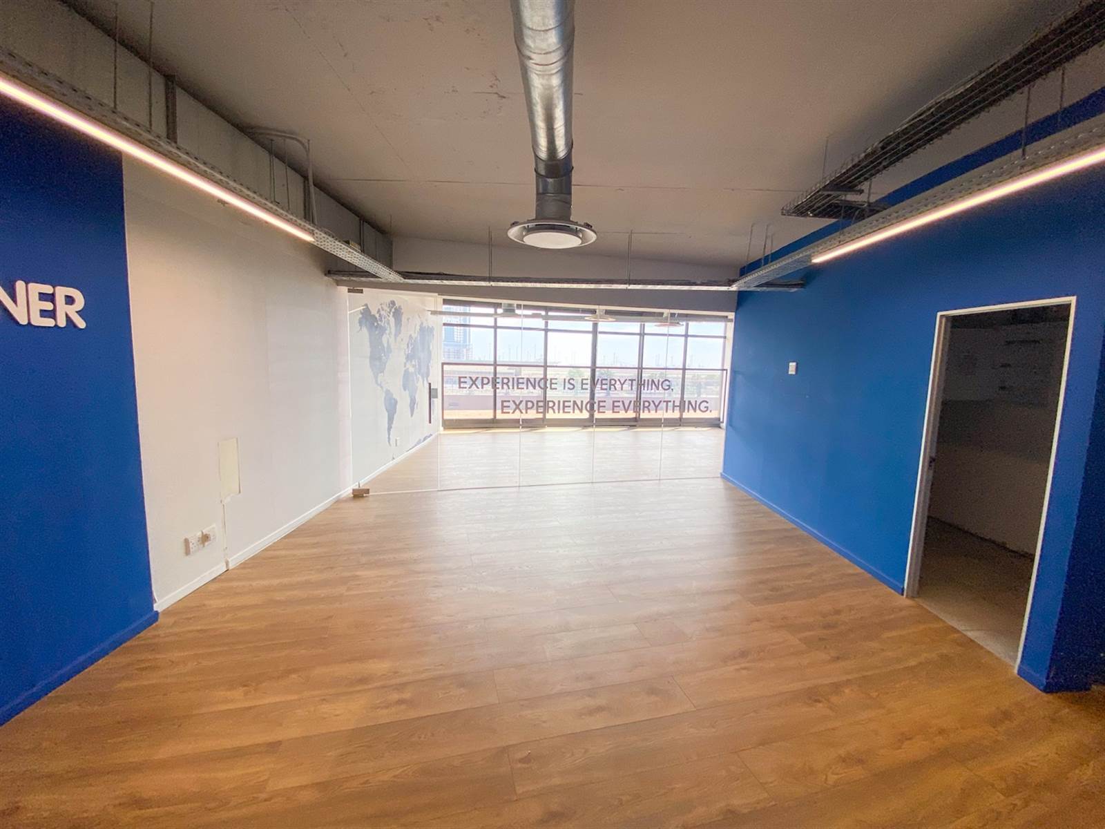 571  m² Commercial space in Woodstock photo number 2