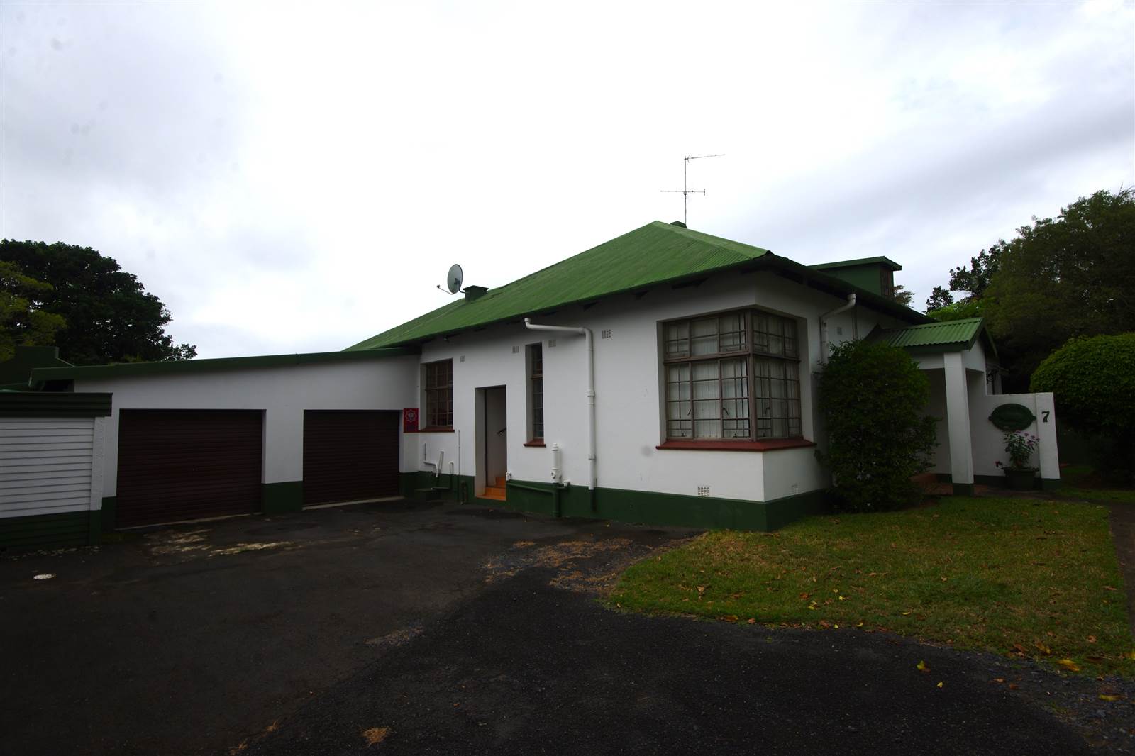 2 Bed Townhouse in Umtentweni photo number 2
