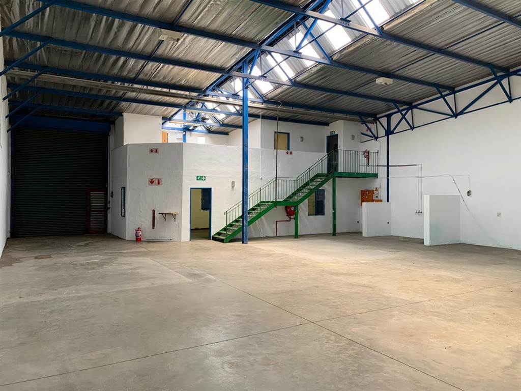 356  m² Industrial space in Strydompark photo number 4