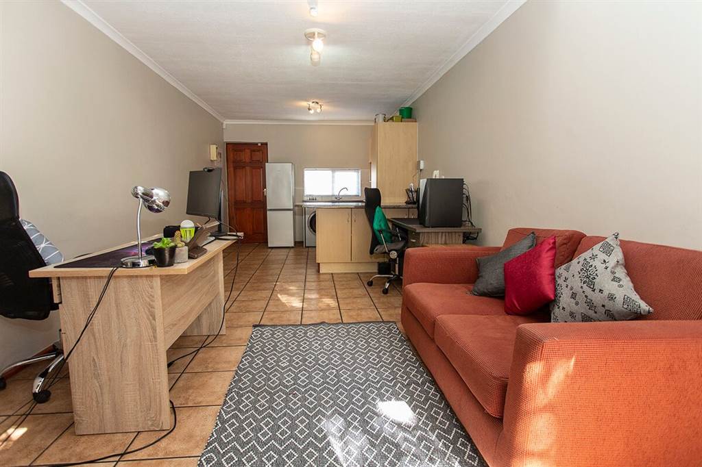 1 Bed Apartment in Durbanville Central photo number 13