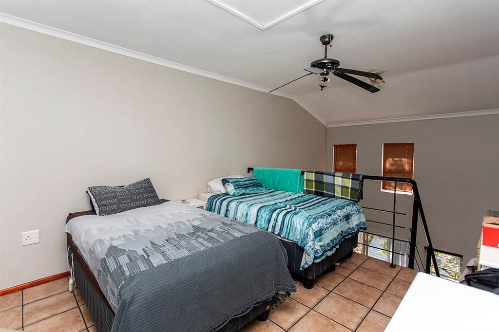 1 Bed Apartment in Durbanville Central photo number 24