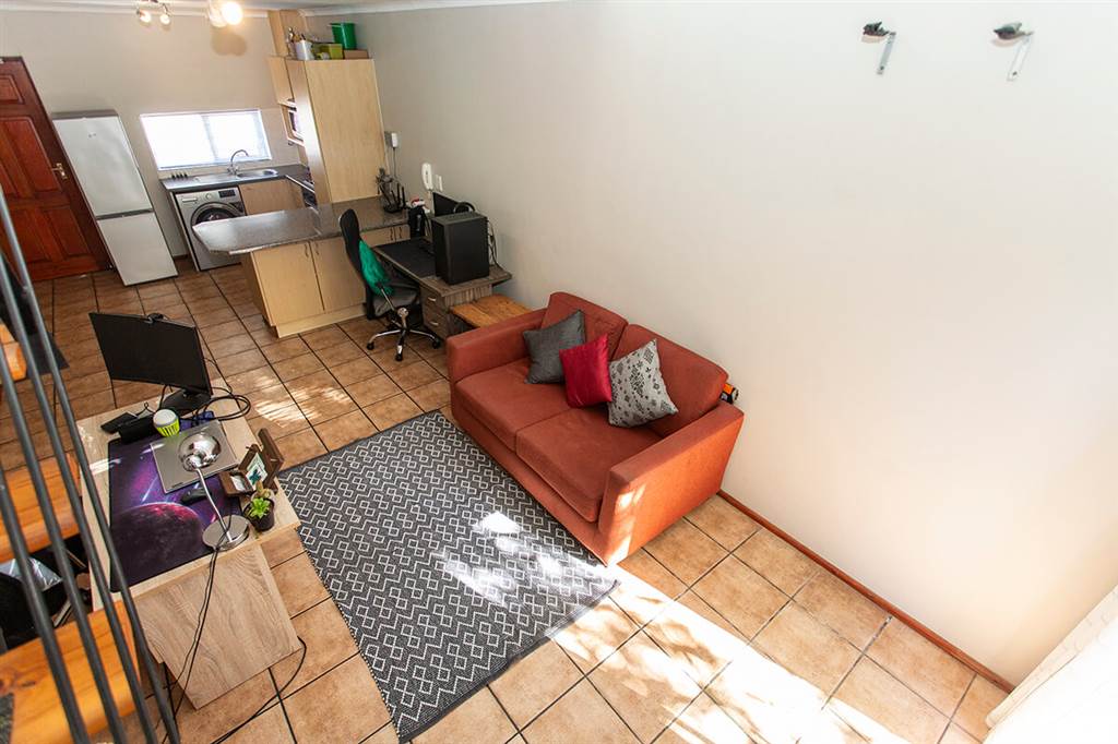 1 Bed Apartment in Durbanville Central photo number 14