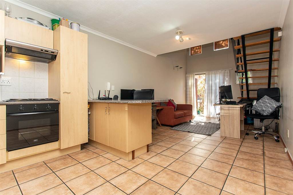 1 Bed Apartment in Durbanville Central photo number 9