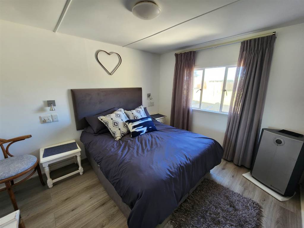 4 Bed House in Stilbaai photo number 11