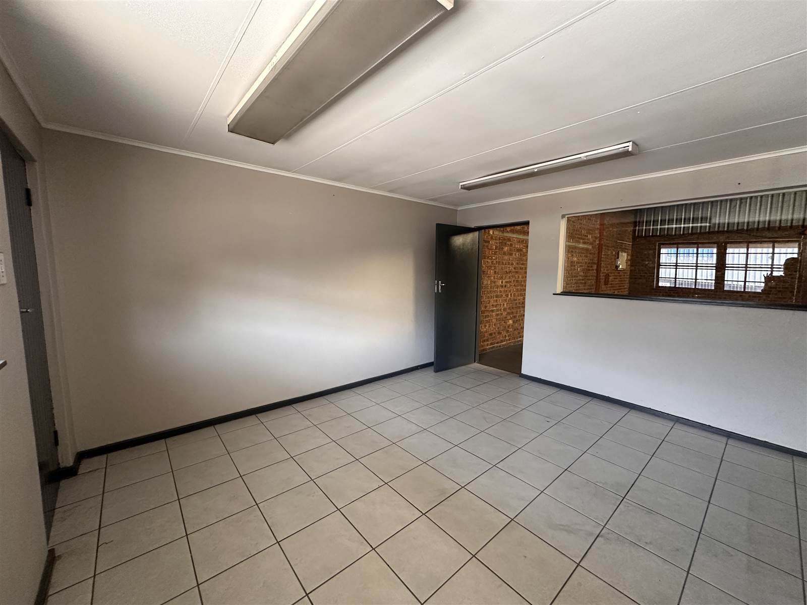 147  m² Industrial space in Wadeville photo number 3