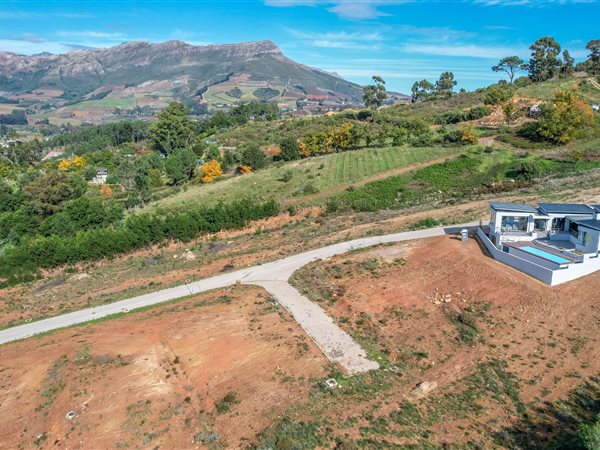 512 m² Land available in Pniel