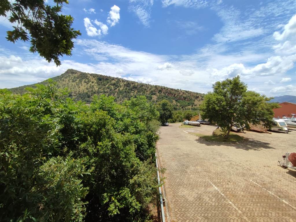 594 m² Land available in Estate D Afrique photo number 4
