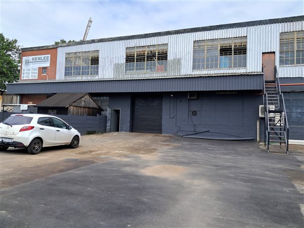 727  m² Industrial space