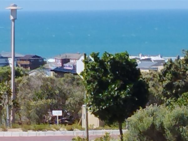 663 m² Land available in Stilbaai