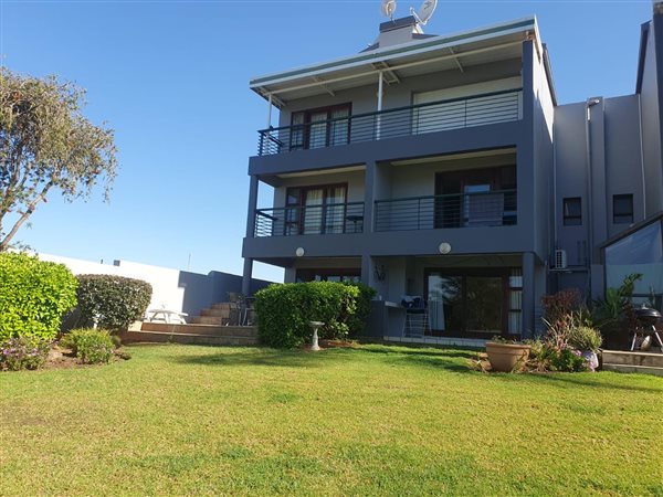 2 Bedroom Townhouse 2 Bedroom Townhouse