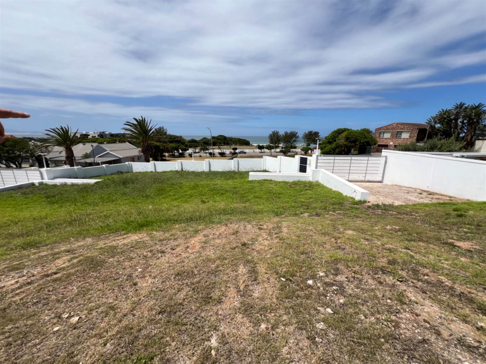 1393 m² Land available in Jeffreys Bay photo number 5