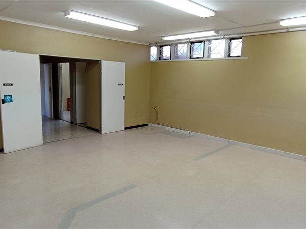 94  m² Commercial space in Durban North