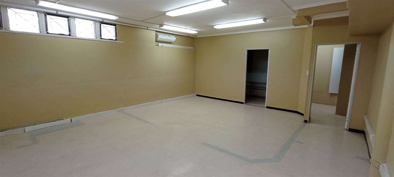 94  m² Commercial space in Durban North photo number 2
