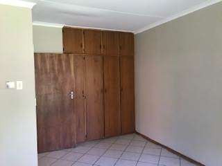 2 Bed Townhouse in Ficksburg photo number 12