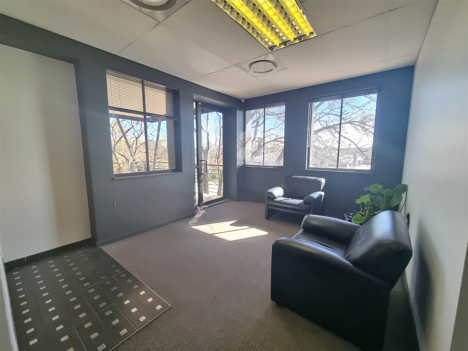 329  m² Commercial space in Rivonia photo number 3