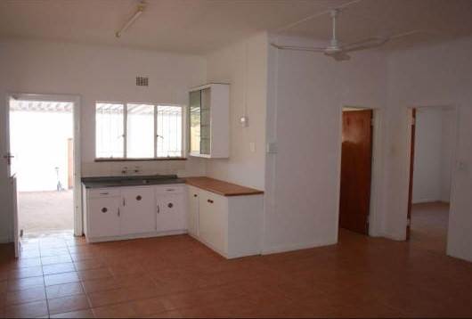 2 Bed Apartment in Springbok photo number 8