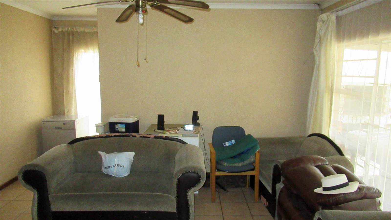 3 Bed House in Roodepoort West photo number 2