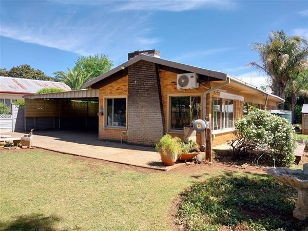 4 Bedroom House 4 Bedroom House