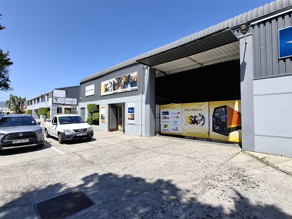 309  m² Industrial space