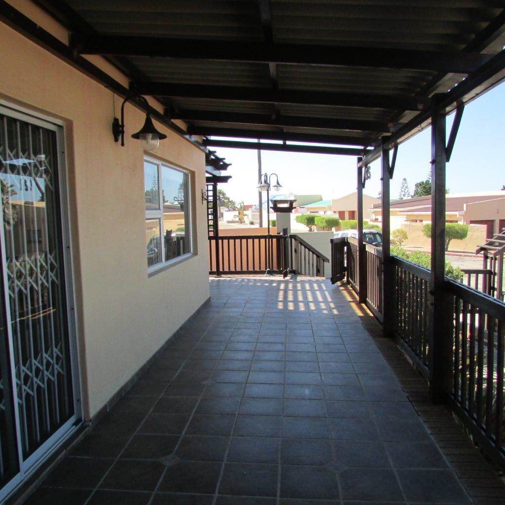 4 Bed House in Port Nolloth photo number 10