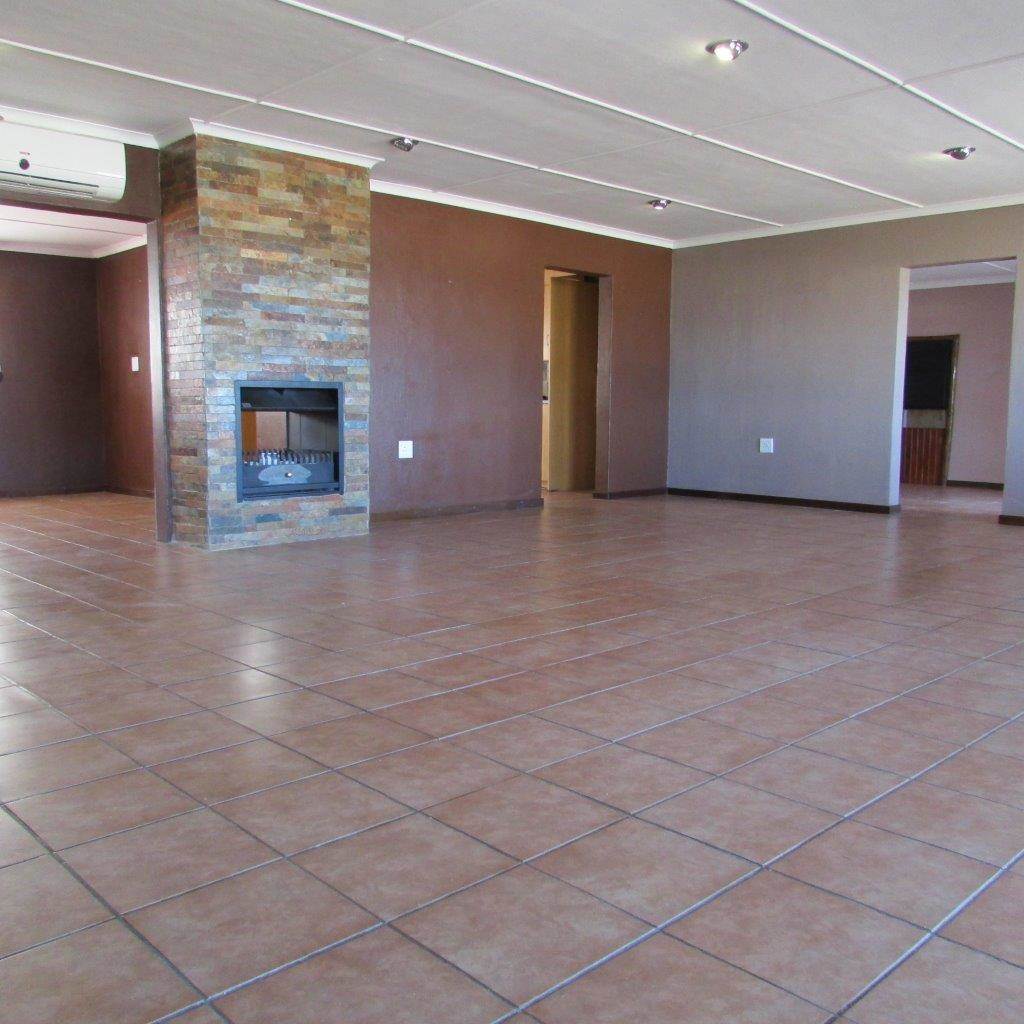 4 Bed House in Port Nolloth photo number 15