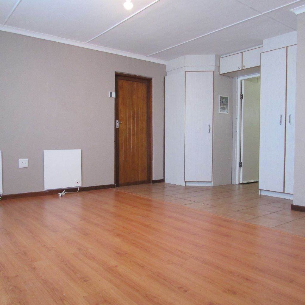 4 Bed House in Port Nolloth photo number 25