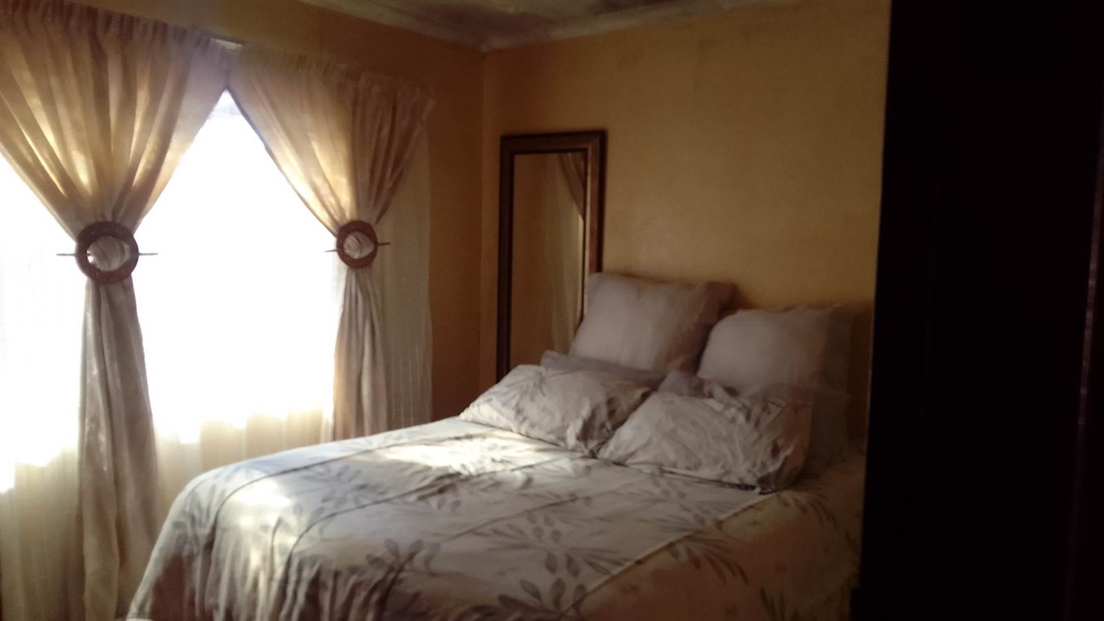2 Bed House in Protea Glen photo number 30