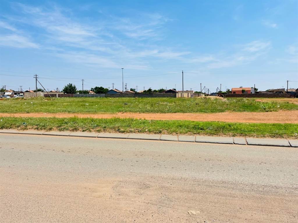 2233 m² Land available in Daveyton photo number 2