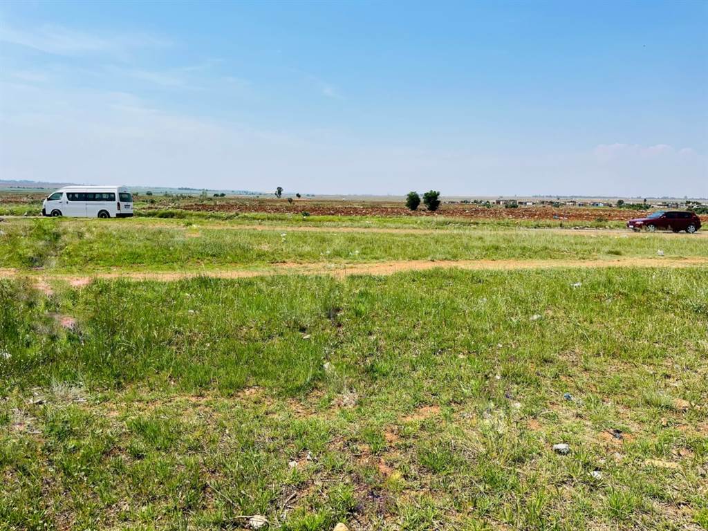 2233 m² Land available in Daveyton photo number 3
