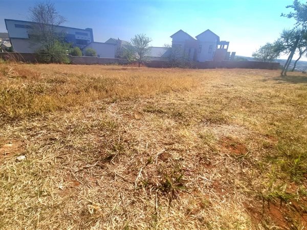 862 m² Land